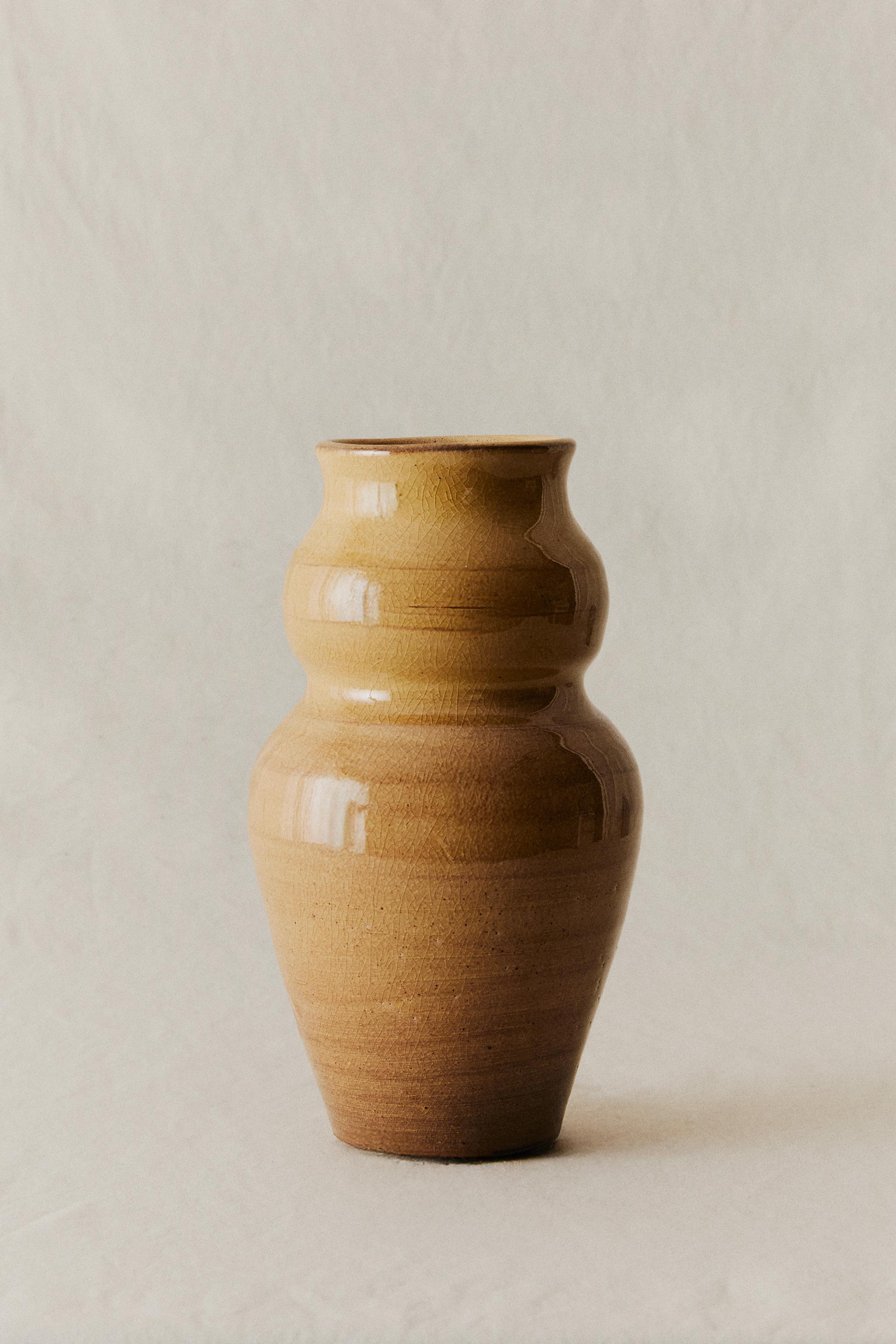 CERAMIC VASE